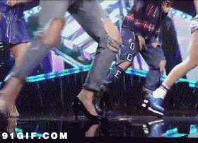 韩国美女牛仔裤热舞图片
