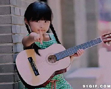 小美女弹吉他动态图片