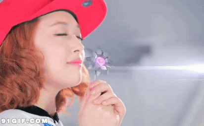 美女闻花香唯美头像 搞笑动态图片:美女,花香,
