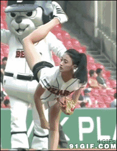 美女花样扔棒球图片:美女,棒球,