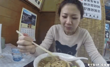 韩国美女直播吃美食图片