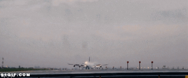 民航客机降落跑道图片:客机,影视