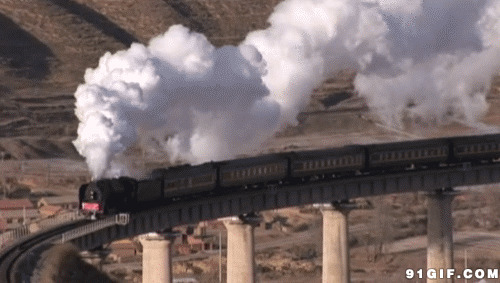 火车跑动冒烟图片:火车,冒烟,
