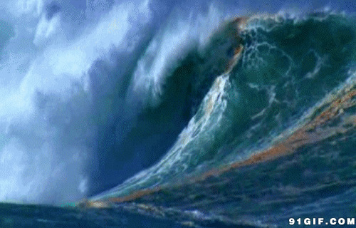 海上特大的龙卷风图片