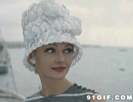 英国带白色帽子美女图片