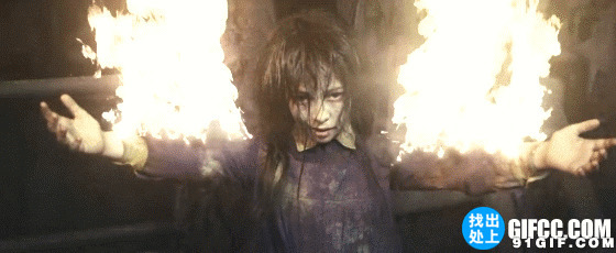 小女孩身上着火恶搞动态图片:小女孩,身上,着火,