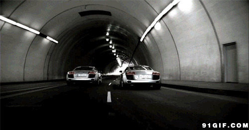 隧道飙车图片:汽车