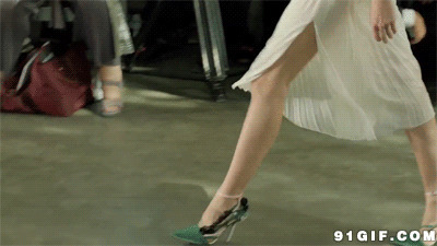 高跟鞋白裙子美女图片:高跟鞋,白裙子,美女