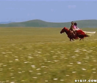 草原骑马姑娘图片