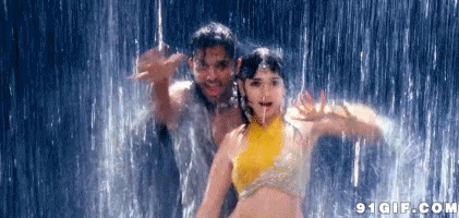 雨中跳舞的印度男女图片:跳舞