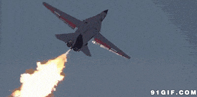 飞机起飞喷出火焰图片