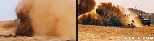 汽车在沙漠中爆炸动态图片:爆炸