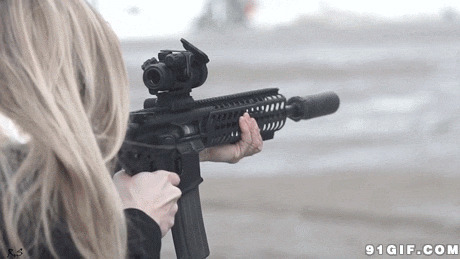 女子开枪射击高清图片:射击