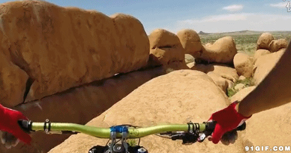 沙漠骑车动态图片