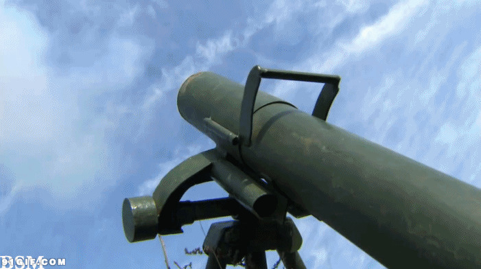 火箭炮发射炮弹图片