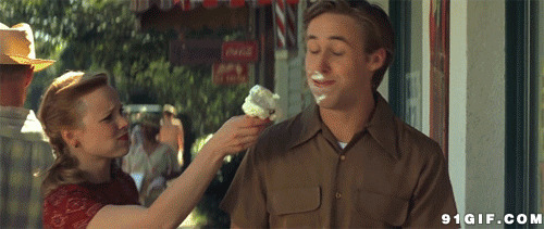美女让帅哥吃冰淇淋图片