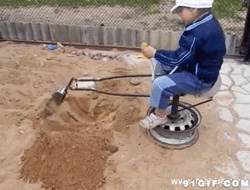 小孩自制挖土机视频图片