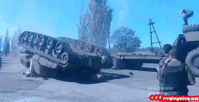 坦克翻到视频动态图片:坦克,事故