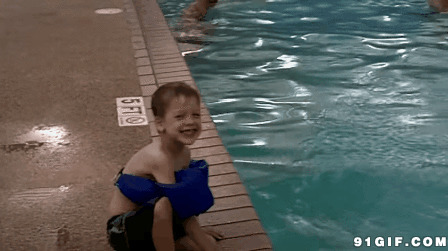 小孩游泳池恶搞视频图片