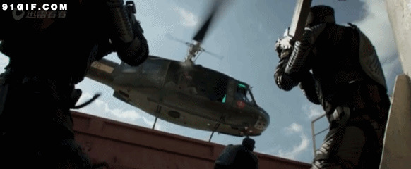 枪手对直升机疯狂扫射图片:直升机,交火