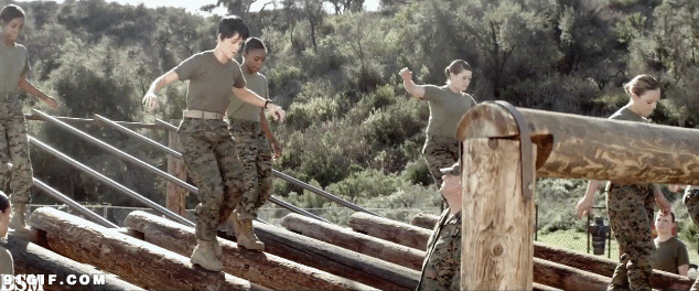 女兵训练视频图片:女兵
