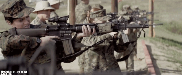 士兵靶场练习射击动态图片:士兵,射击,开枪
