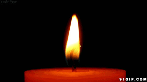 红色蜡烛的火焰图片:蜡烛,火焰