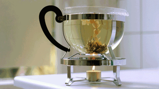 火上加热玻璃茶壶图片:茶壶,,煮茶,唯美