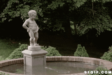 小孩雕像撒尿图片:撒尿,喷泉