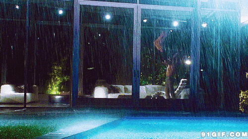 雨天的情人浪漫图片:下雨,浪漫,拥抱
