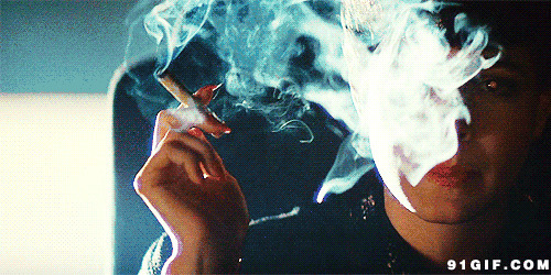 烟雾弥漫的香烟图片:香烟,烟雾,抽烟