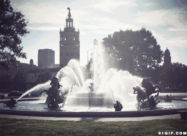 城市街心壮观喷泉图片:喷泉,城市