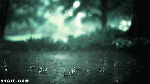 雨点滴落路面唯美图片:下雨,唯美