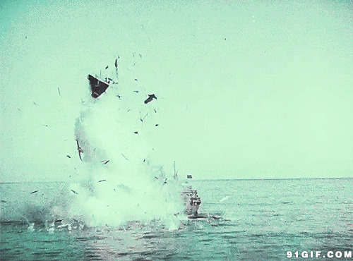 海上战舰爆炸动态图片:战舰,爆炸