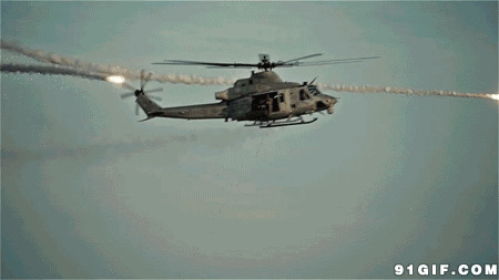 武装直升机发射导弹图片
