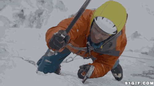 登山队员攀登雪山图片:登山,雪山
