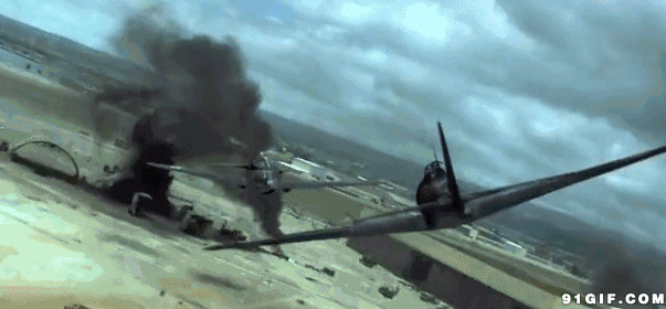 战机低空轰炸图片