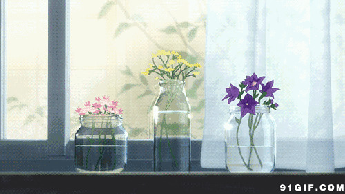 窗台前插花玻璃樽唯美图片:窗台,玻璃,唯美
