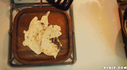 铁锅煎双蛋动态图片:鸡蛋,煎蛋