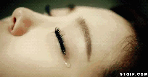女人落下的一滴泪图片