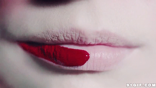 嘴唇涂口红gif图片:口红,嘴唇