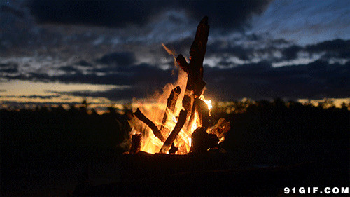 火堆燃烧的图片:火堆,火焰,燃烧