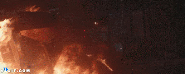 汽车起火爆炸:爆炸,汽车,起火