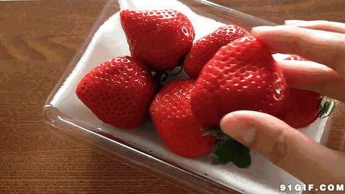 鲜艳草莓动态图片:草莓