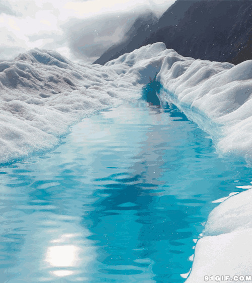 雪山冰河景色动态图片:冰河