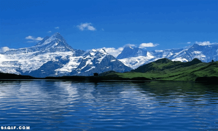 雪山湖泊美景动态图片