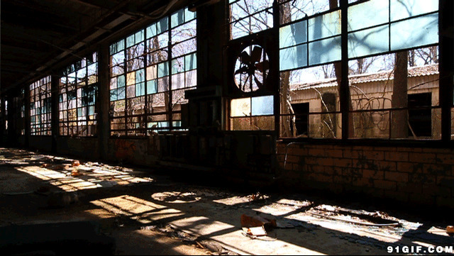 萧条荒废的工厂动态图:工厂