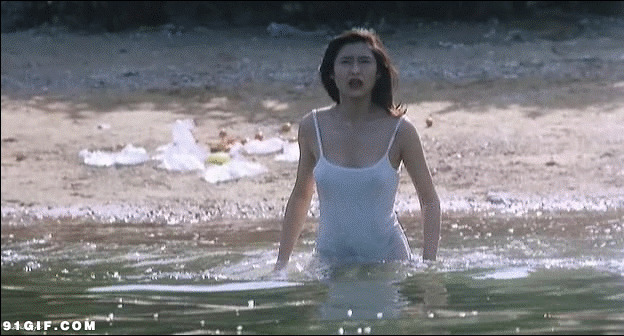水里的女人动态图片:游泳