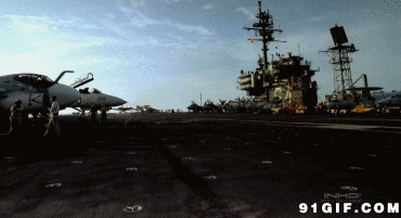 战斗机降落航母动态图片:降落