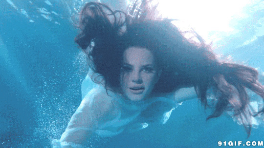 女子畅游海底动态图片:海底,游泳